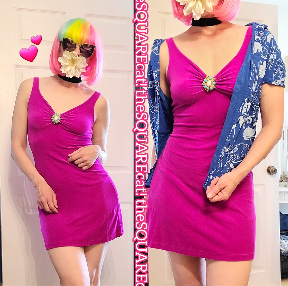Betsey Johnson 💖 magenta stretchy VELVET y2k barbie rave mini dress with brooch